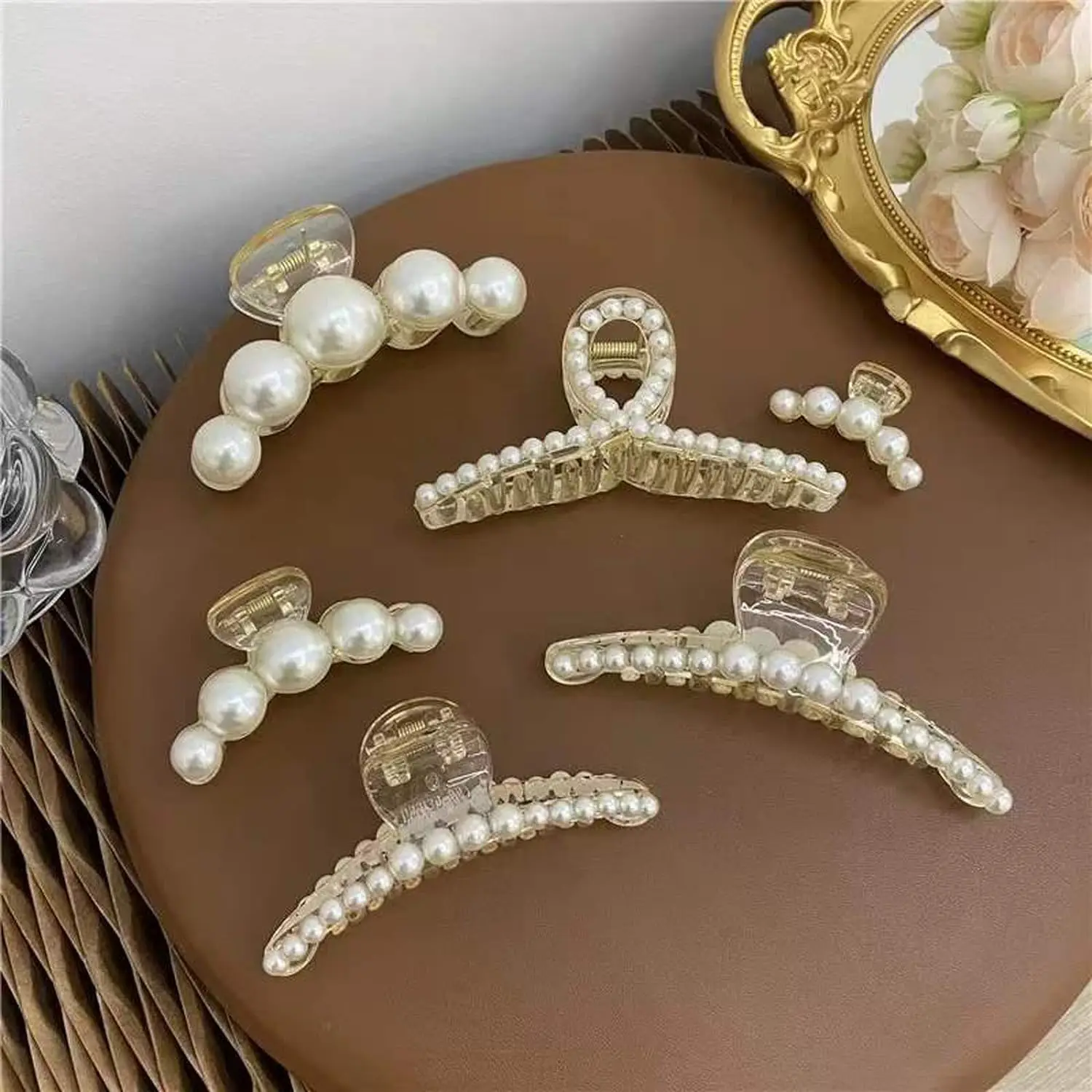 Big Pearl Hair Claw Clips Barrettes Nonslip Hair Accessories Birthday Valentine’s Day Gift for Women Girls Daughter Girlfriend.