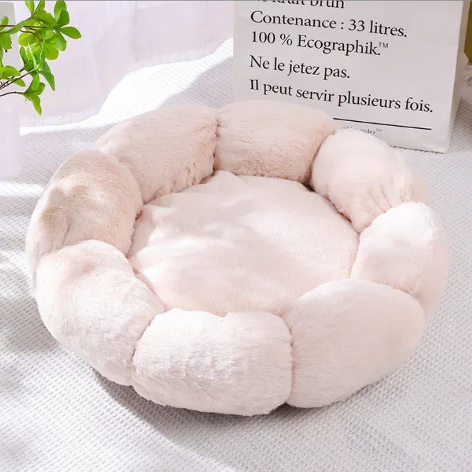 Comfortable Sleep Pet Bed for Indoor and Outdoor Use Unique Flower-Shaped Dog Mat  Dog Beds for Large Dogs