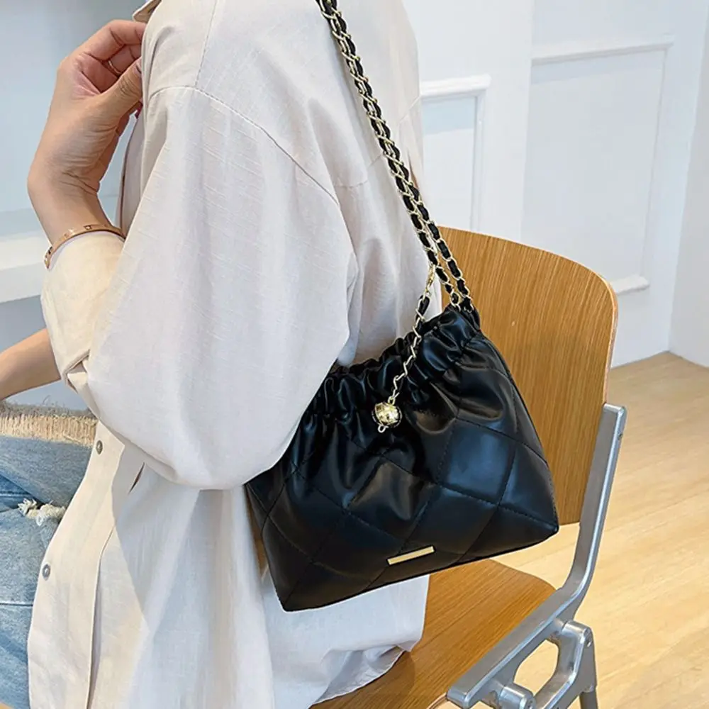 Shoulder Bag for Women Girls PU Leather Pleated Plaid Crossbody Bag Bucket Bag Large Capacity Tote Handbag Underarm Bag