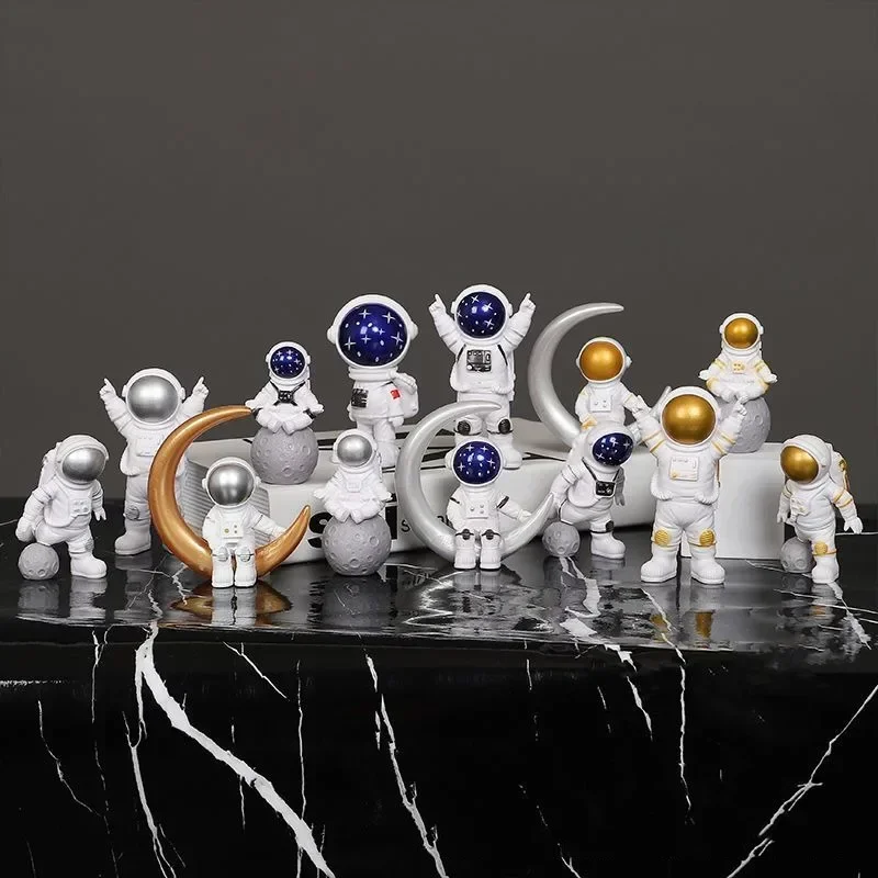 3/4Pcs Astronaut Figure Statue Figurine Spaceman Sculpture Educational Toy Desktop Home Decoration Astronaut Model for Kids Gift