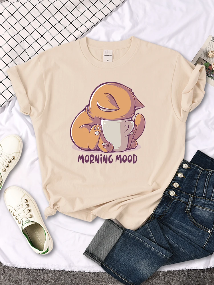 T-Shirts Cat Is Looking At The Cup Lovely Printed T Shirt For Woman Goth Korean Style Women Clothes Funny Vintage Womens Tshirt